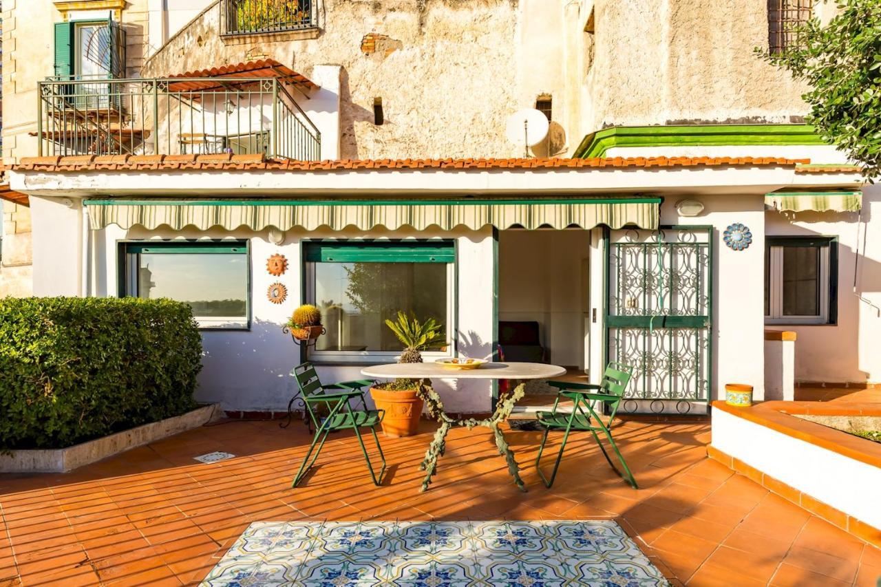 Villa Paola - Hidden Panoramic Garden And Terraces By Napoliapartments エクステリア 写真