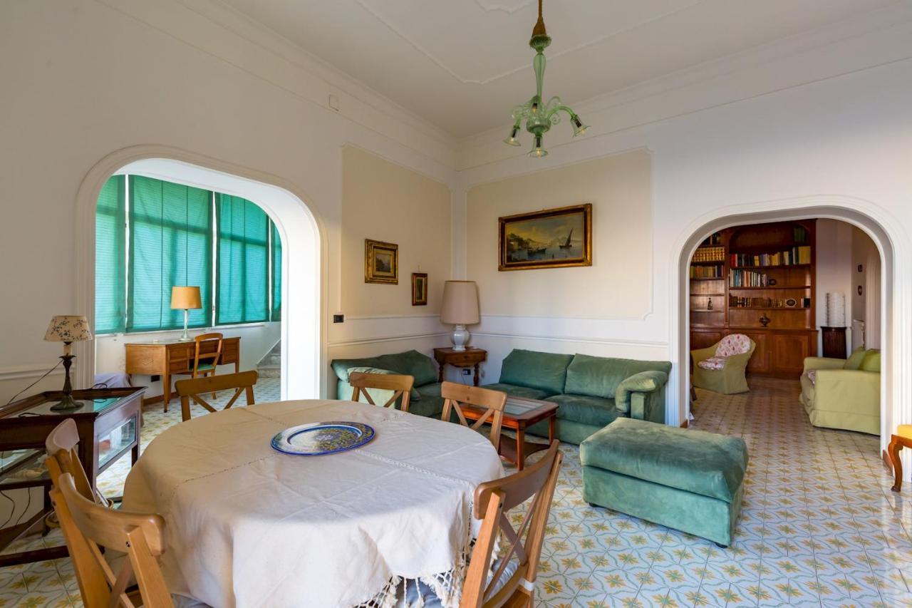 Villa Paola - Hidden Panoramic Garden And Terraces By Napoliapartments エクステリア 写真