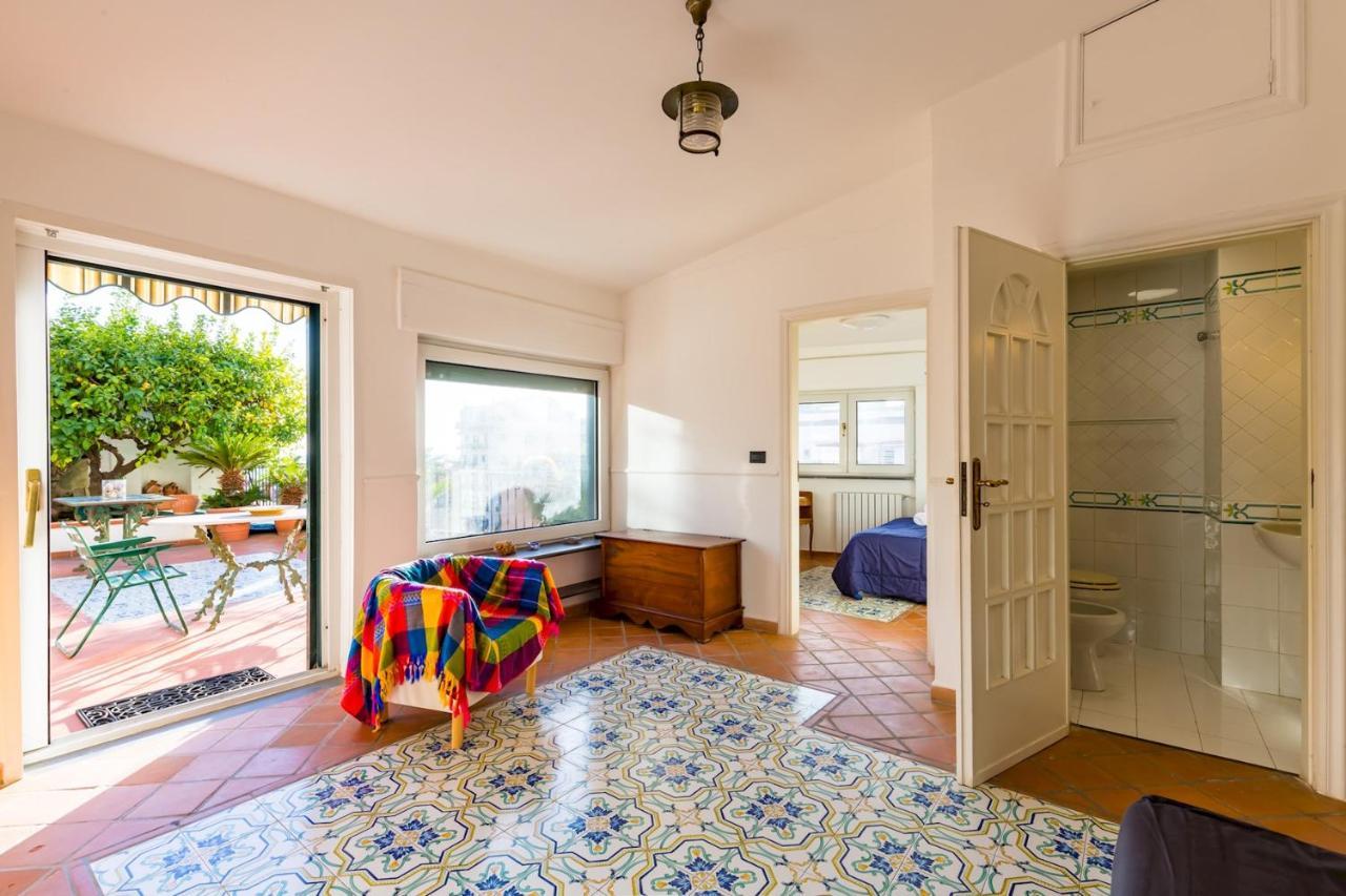 Villa Paola - Hidden Panoramic Garden And Terraces By Napoliapartments エクステリア 写真