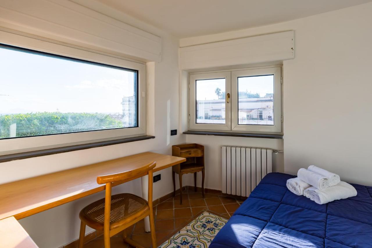 Villa Paola - Hidden Panoramic Garden And Terraces By Napoliapartments エクステリア 写真