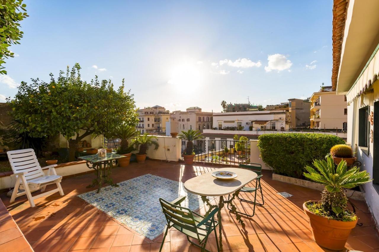 Villa Paola - Hidden Panoramic Garden And Terraces By Napoliapartments エクステリア 写真