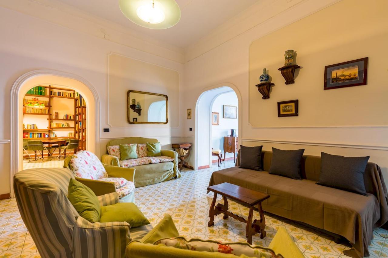 Villa Paola - Hidden Panoramic Garden And Terraces By Napoliapartments エクステリア 写真