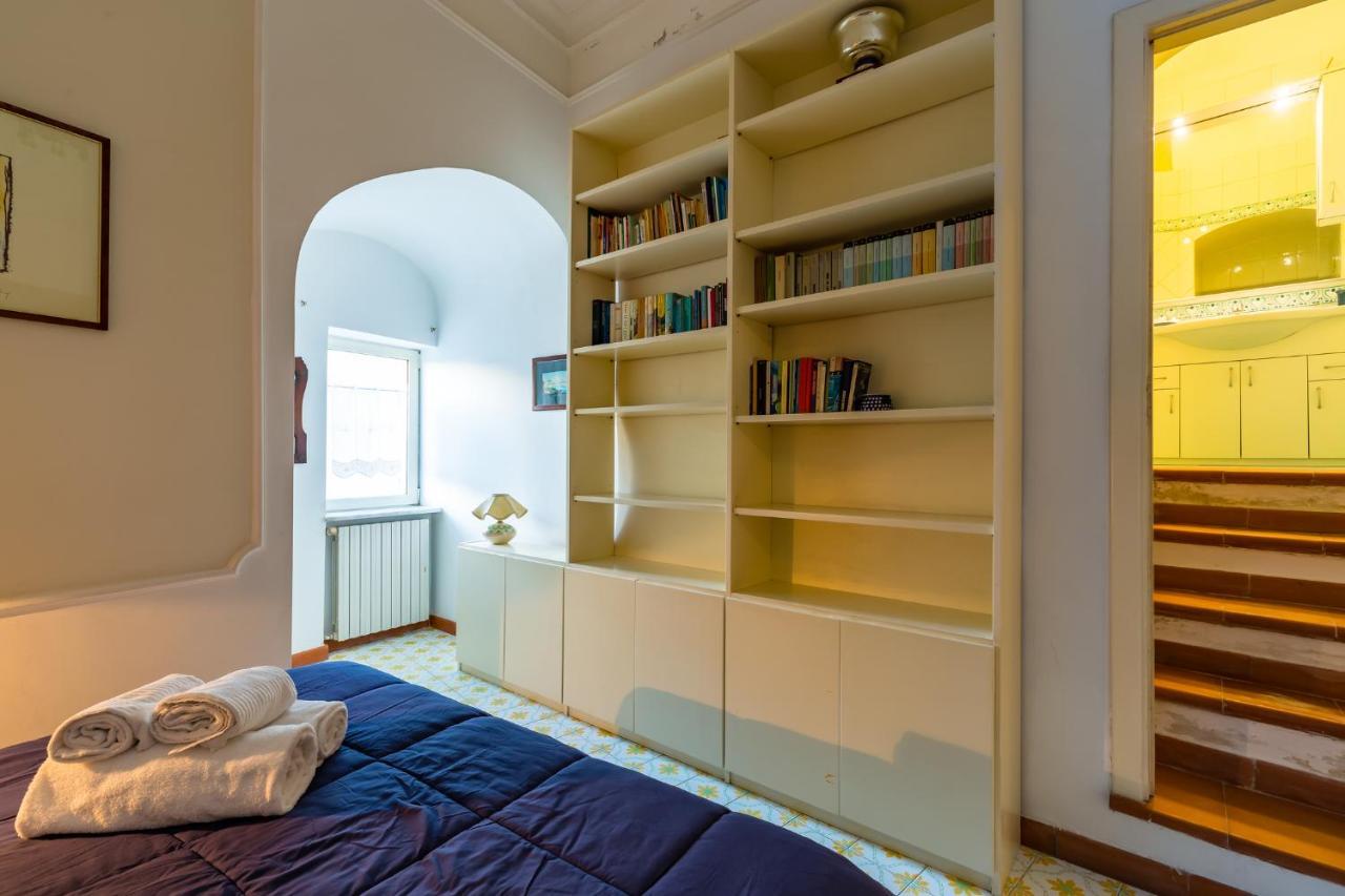 Villa Paola - Hidden Panoramic Garden And Terraces By Napoliapartments エクステリア 写真
